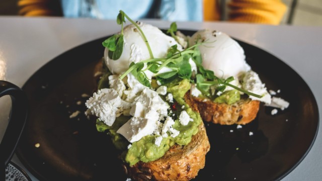 Top 3 tips for saving money (without forgoing the smashed avo) Image