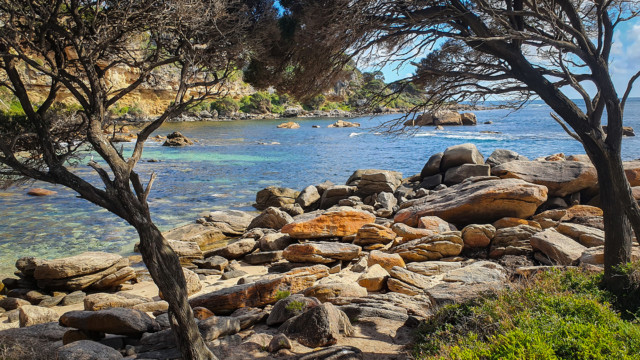 DUNSBOROUGH Image